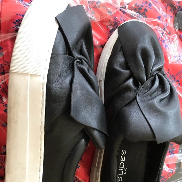 Platform slides with bow detail - Picture 6 of 6